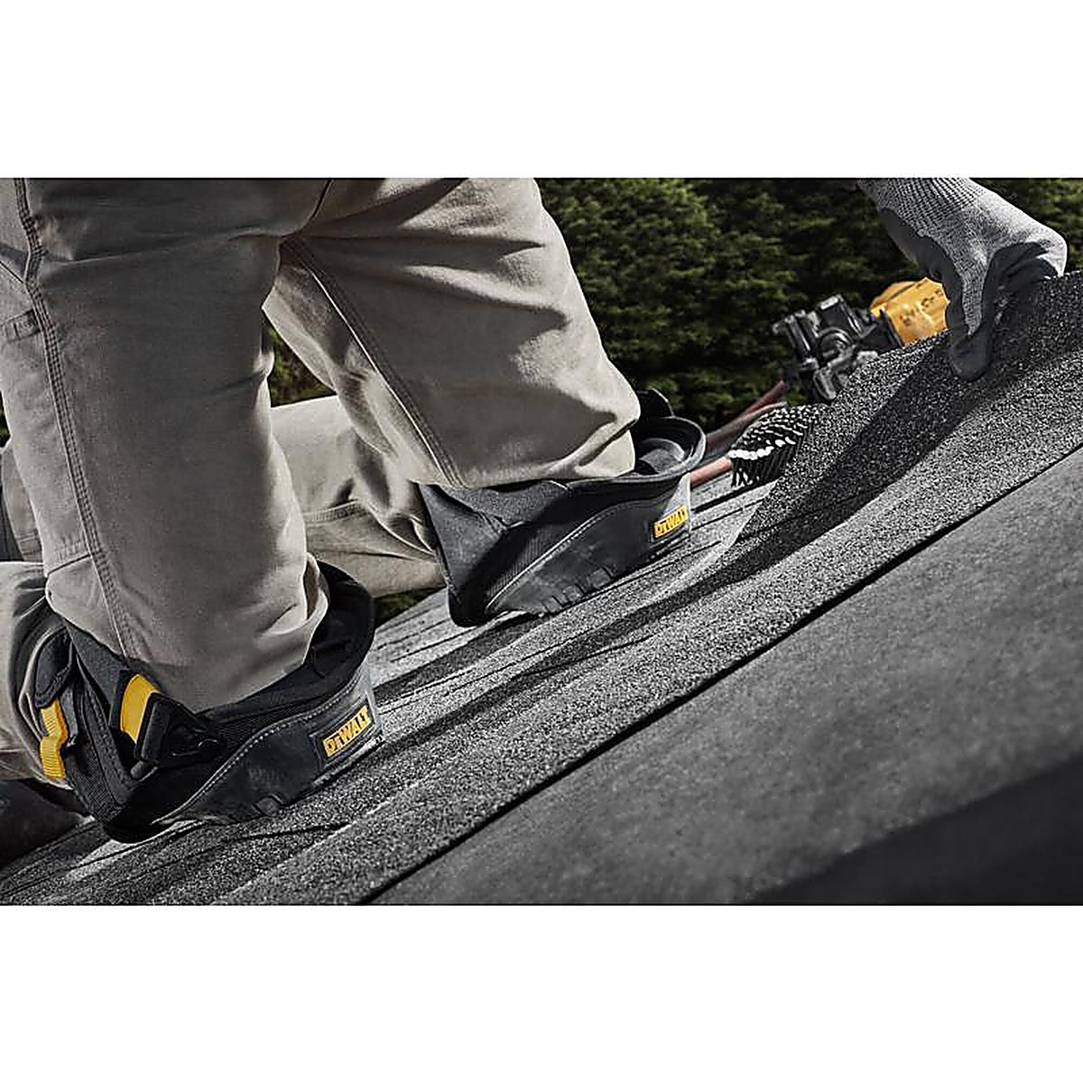 DeWalt - DWST590012 - 9.3 in. L X 7.25 in. W Gel/Thermoplastic Elastomers Stabilized Knee Pads Black/Yellow One Siz