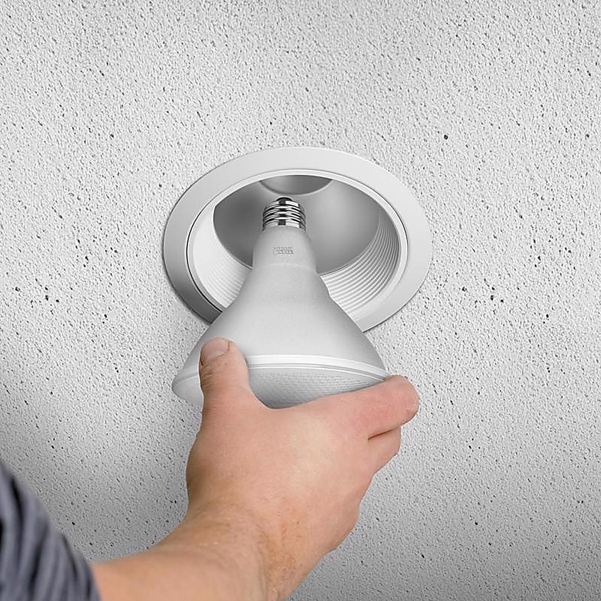 Feit Electric - PAR38/RGBWCA/AG - PAR38 E26 (Medium) LED Smart Bulb Color Changing 90 W 1 pk