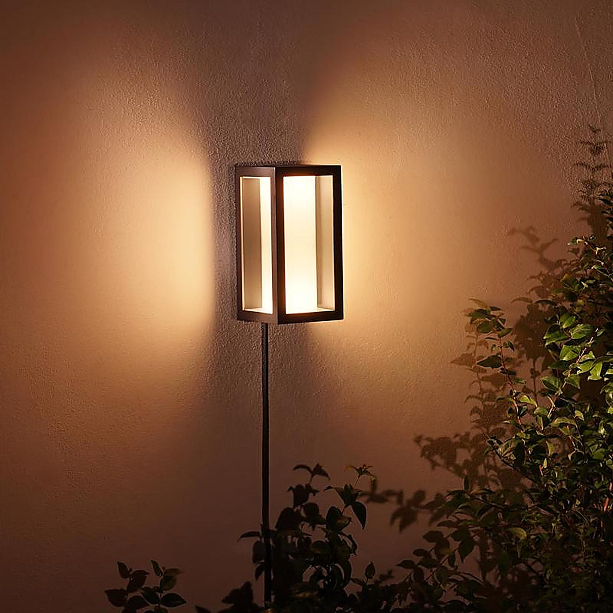 Philips - 1745930V7 - Hue Matte Black Dusk to Dawn LED Wall Lantern
