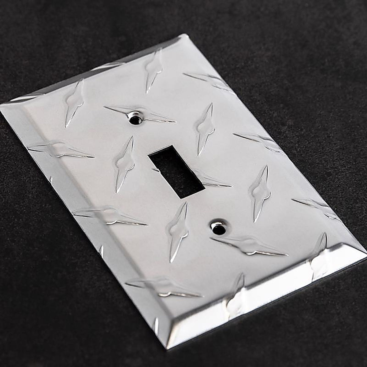 Amerelle - 955T - Diamond Silver 1 gang Stamped Aluminum Toggle Wall Plate 1 pk