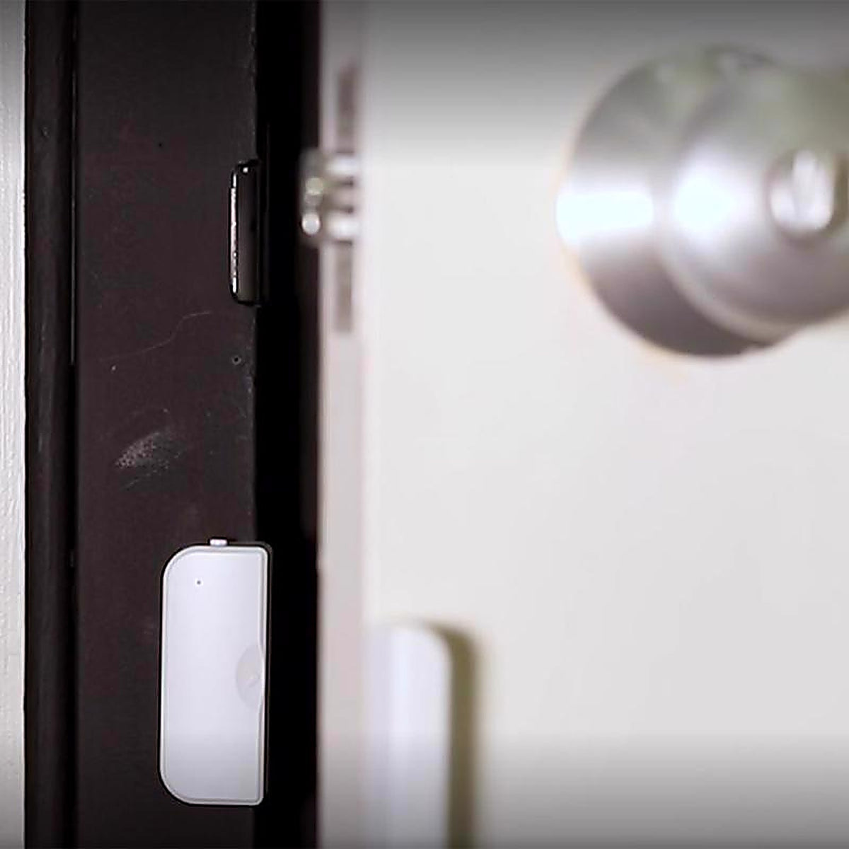Feit Electric - MOT/DOORWIFIBAT - Battery Powered Indoor White Door and Window Sensor