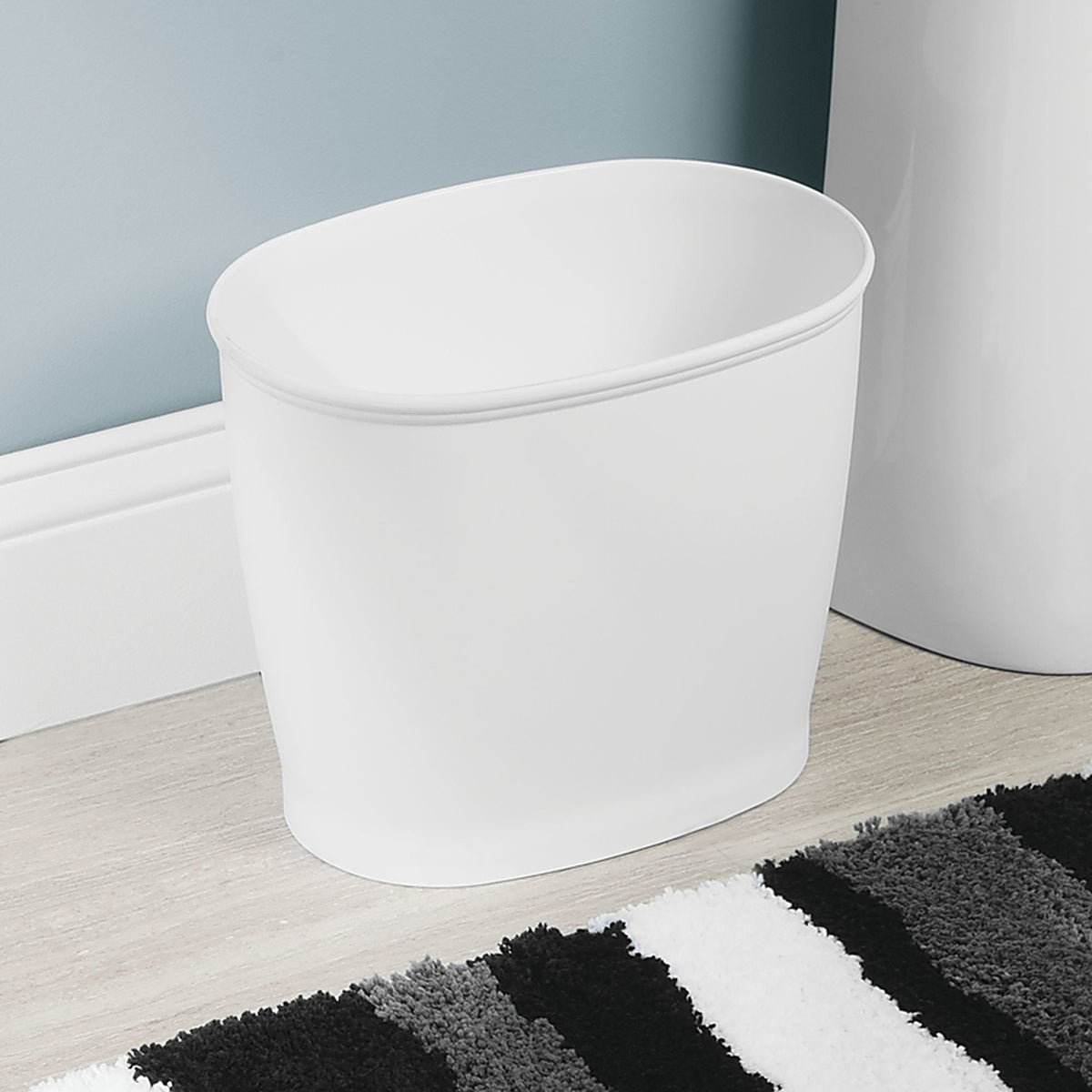 InterDesign - 93441 - Kent White Plastic Oval Wastebasket
