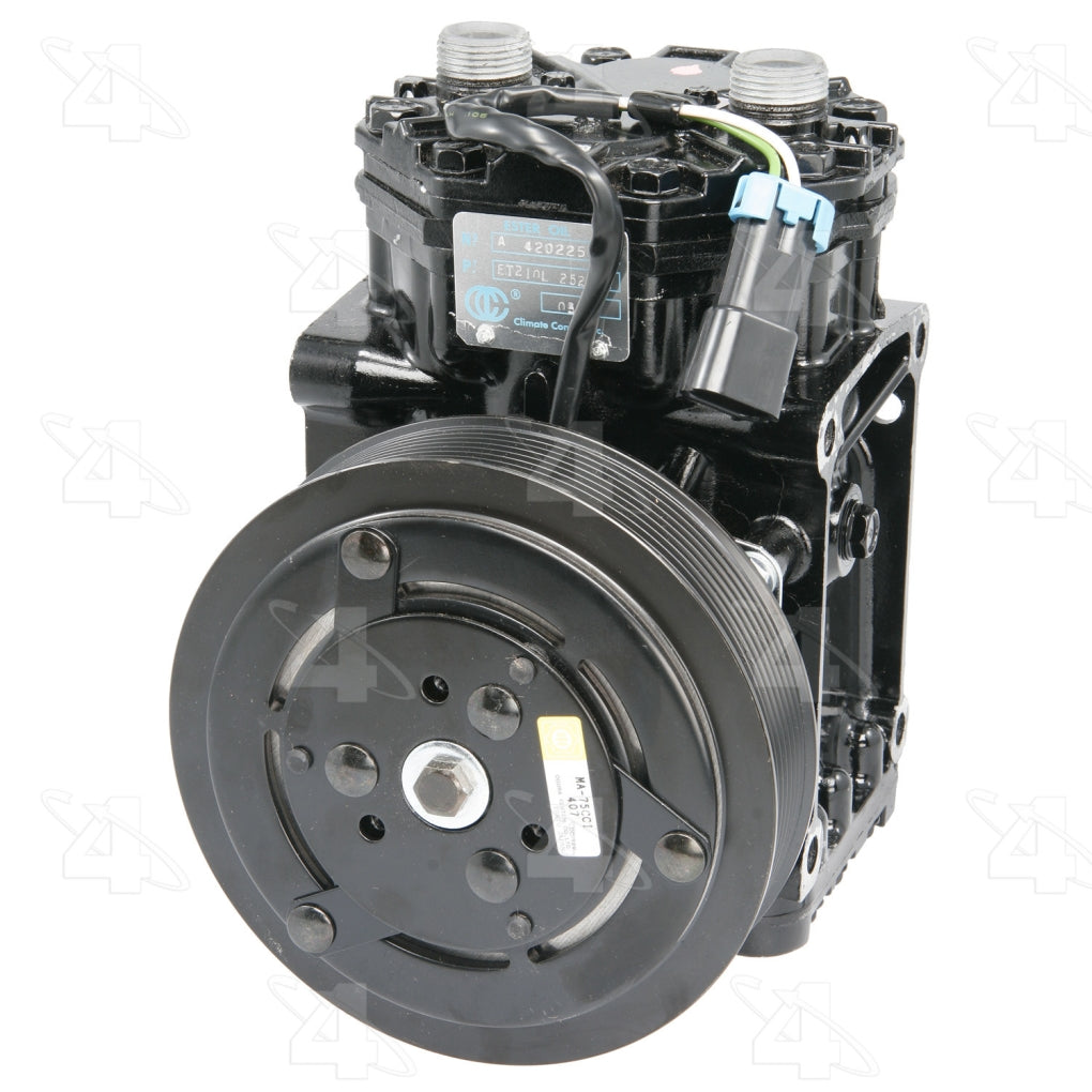 Four Seasons - 68022 - New York 209/210 CCI w/ Clutch