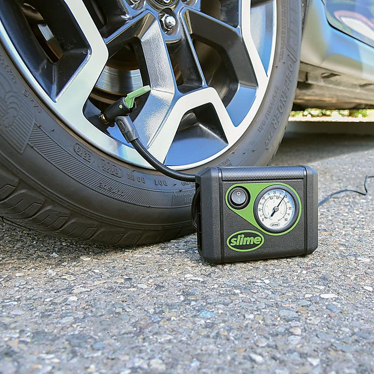 Slime - 40059 - Tire Inflator Jr. 12 volt 100 psi Tire Inflator/Gauge