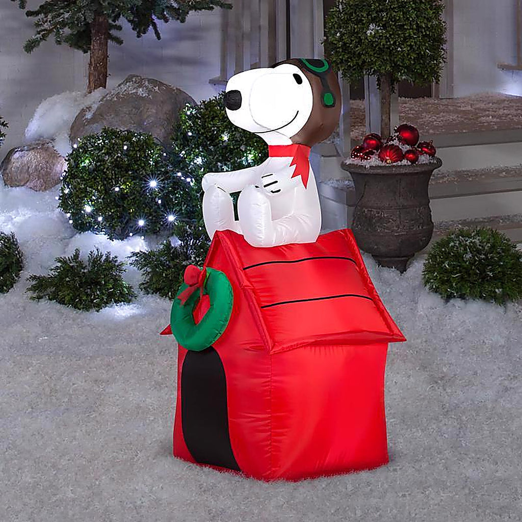 Gemmy - 19373 - LED Peanuts 3.5 ft. Snoopy on House Inflatable