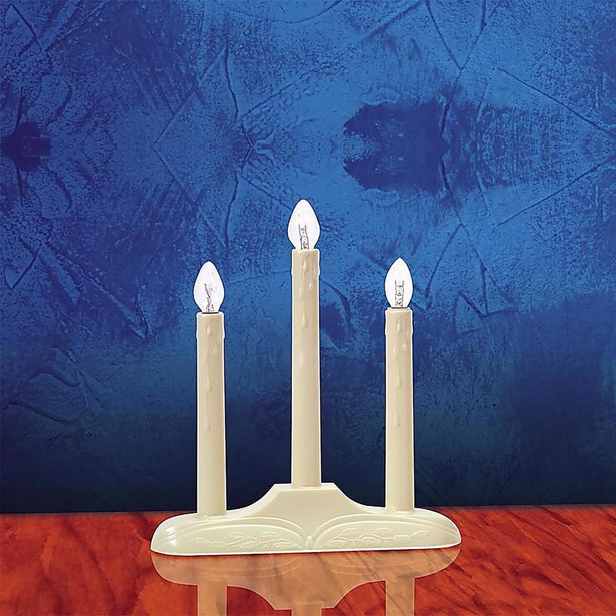 Celebrations - 1503-71 - White Candolier Christmas Decor